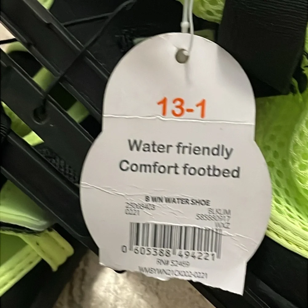 WONDER NATION WATER SHOES Size 13-1 kids Florescent Green Mesh and Black